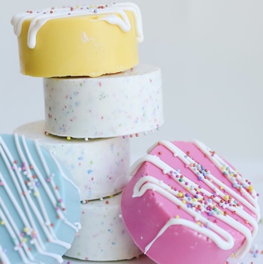 Cake Pucks by Benty Cakes